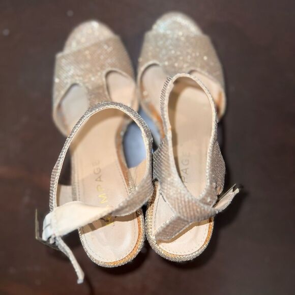 Rampage Brand.  Size 6 Wedge - Picture 8 of 8